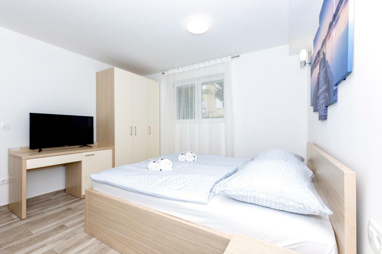 Apartments West Coast Σπλιτ Εξωτερικό φωτογραφία