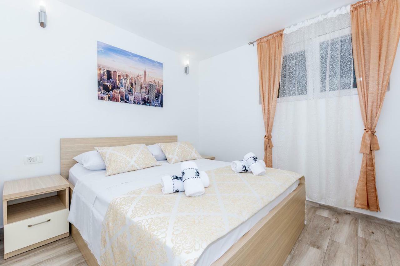 Apartments West Coast Σπλιτ Εξωτερικό φωτογραφία