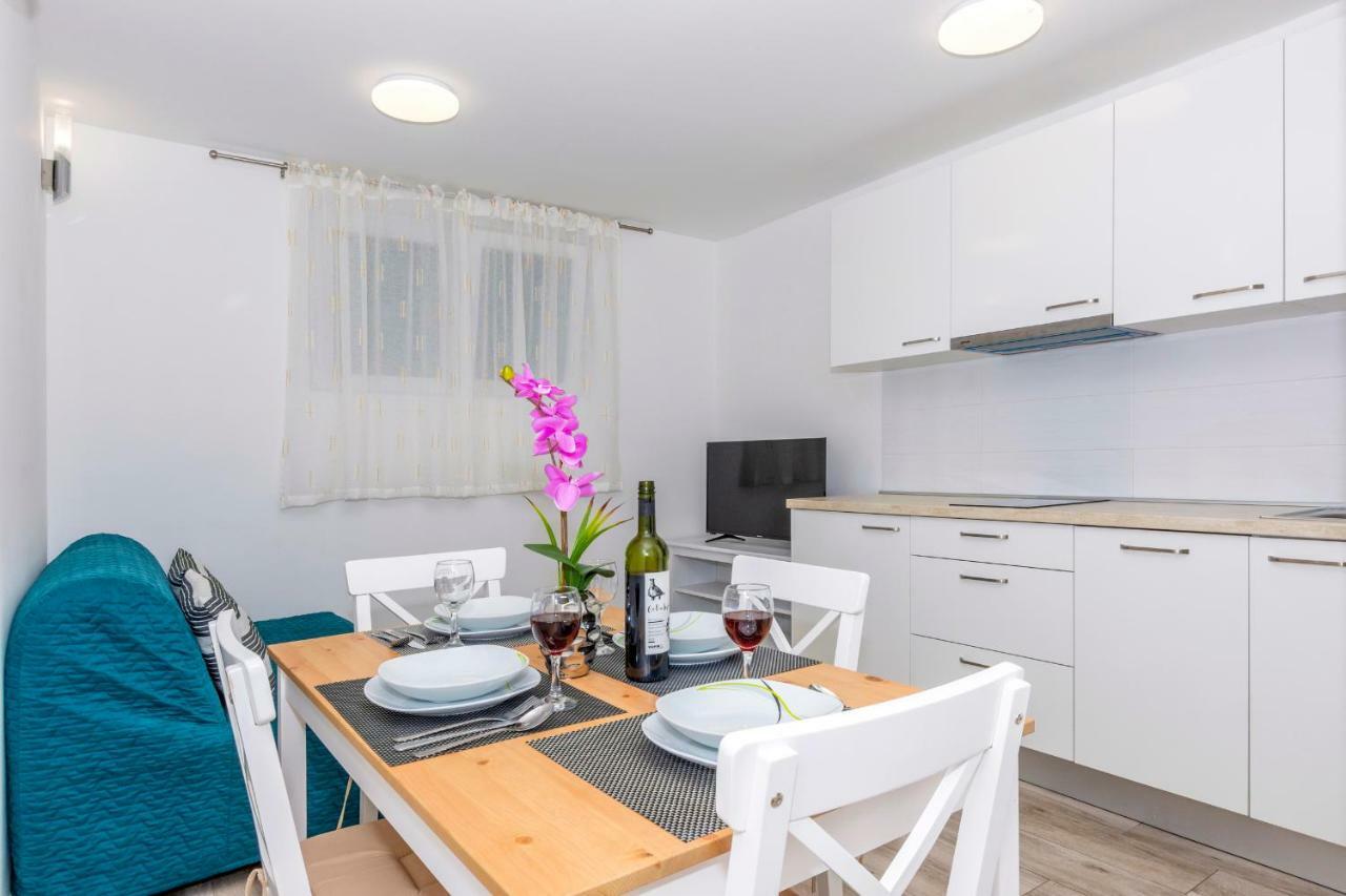 Apartments West Coast Σπλιτ Εξωτερικό φωτογραφία